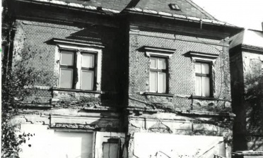 Původní stav budovy Valbeku ve Vaňurově ulici