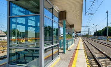 Zrealizovaný Stav Oblast Překrytého Ostrovního Nástupiště, Výlezy Z Podchodu, Budoucí Výtah, Rekonstruovaná Přilehlá 