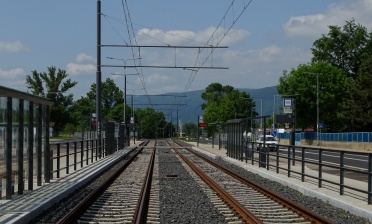 Tramvajová trať v terminálu VOD #3#Litvínov, nádraží#3#, betonové pražce jako příprava pro budoucí přejízdnou úpravu
